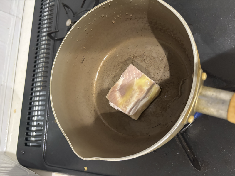 表面を焼いている様子